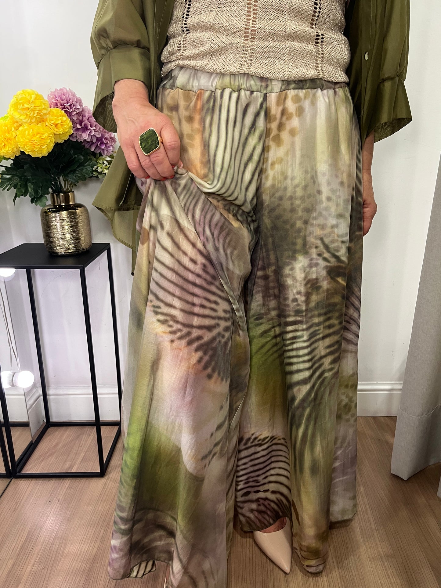Pantaloni flora