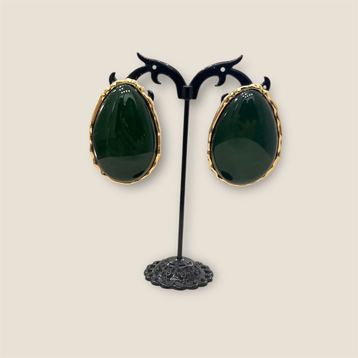 Orecchini pendenti a lobo con pietra dura